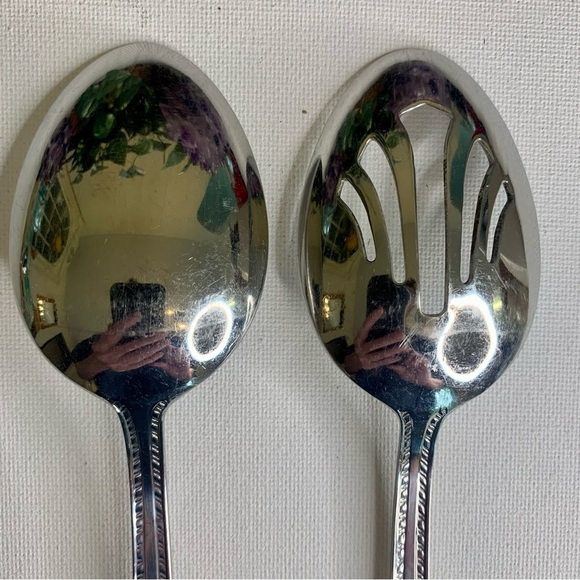 Reed & Barton Traditional Tanglewood 18/10 Stainless Slotted Spoon Serving Set 2 - Picture 13 of 16